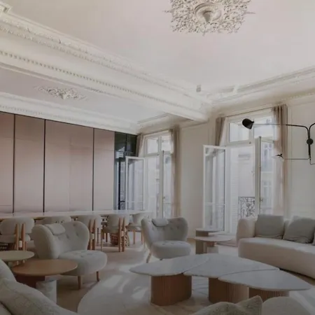 Apartament Rue De La Sourdiere In *